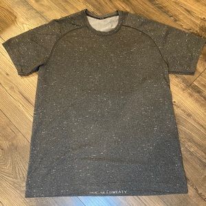 Lululemon large tshirt
